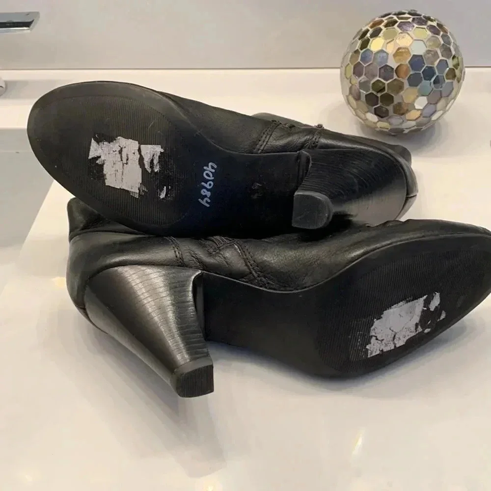 a.n.a  9W black leather ankle boots - Picture 3 of 7